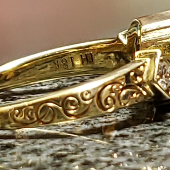 18K Solid Gold Natural Sapphire 1.89 CT with Diamonds - Picture 7 of 7